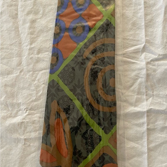 New Vintage 1980’s Maga Bright Abstract 100% Silk Tie Made in Italy - Picture 3 of 5